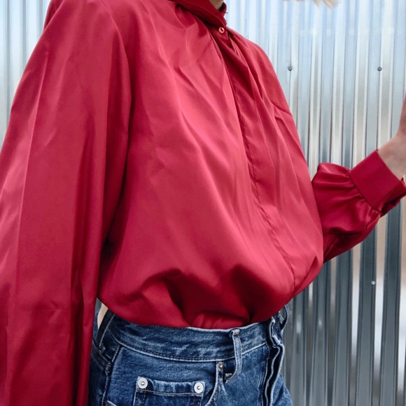 [Vintage] Silky Collared Button Up Blouse - Picture 4 of 7